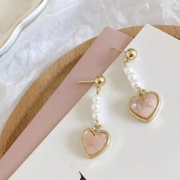 Vintage Look Gold and Pink Heart Pearl Earrings - Picture 4 of 8